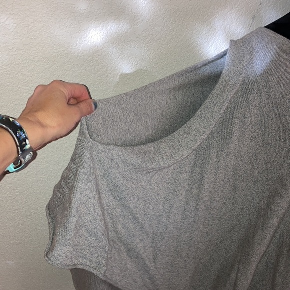 Cold Shoulder cocoon sweater - Picture 4 of 6